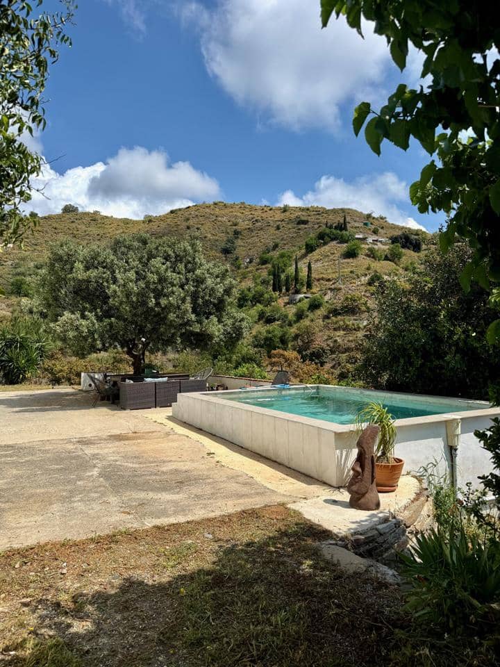 3 bedroom Villa for sale in Almunecar with pool garage - € 315,000 (Ref: 9826809)