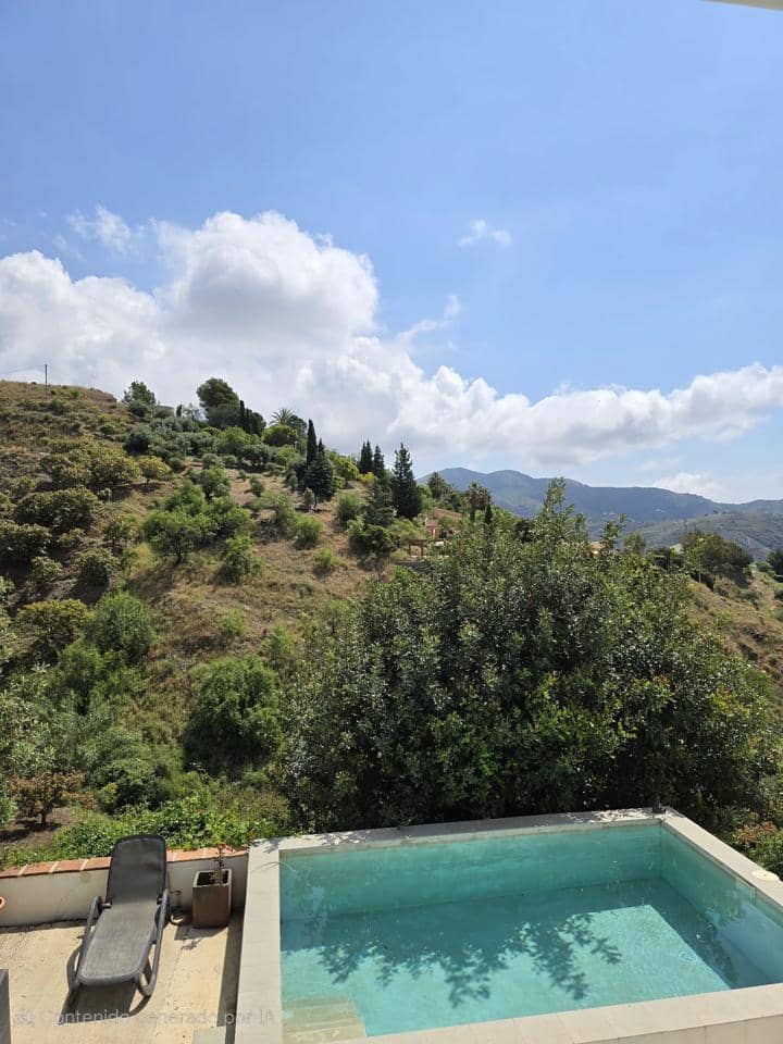 3 bedroom Villa for sale in Almunecar with pool garage - € 315,000 (Ref: 9826809)