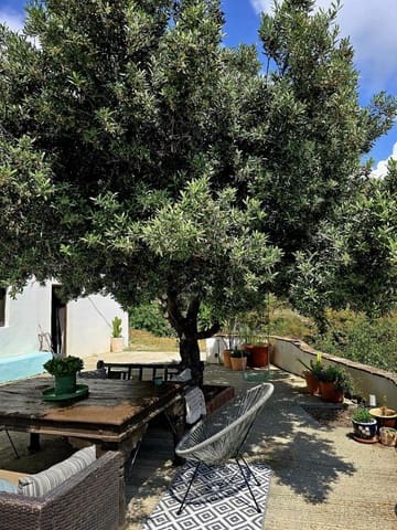 3 slaapkamer Villa te koop in Almuñécar met zwembad garage - € 315.000 (Ref: 9826809)