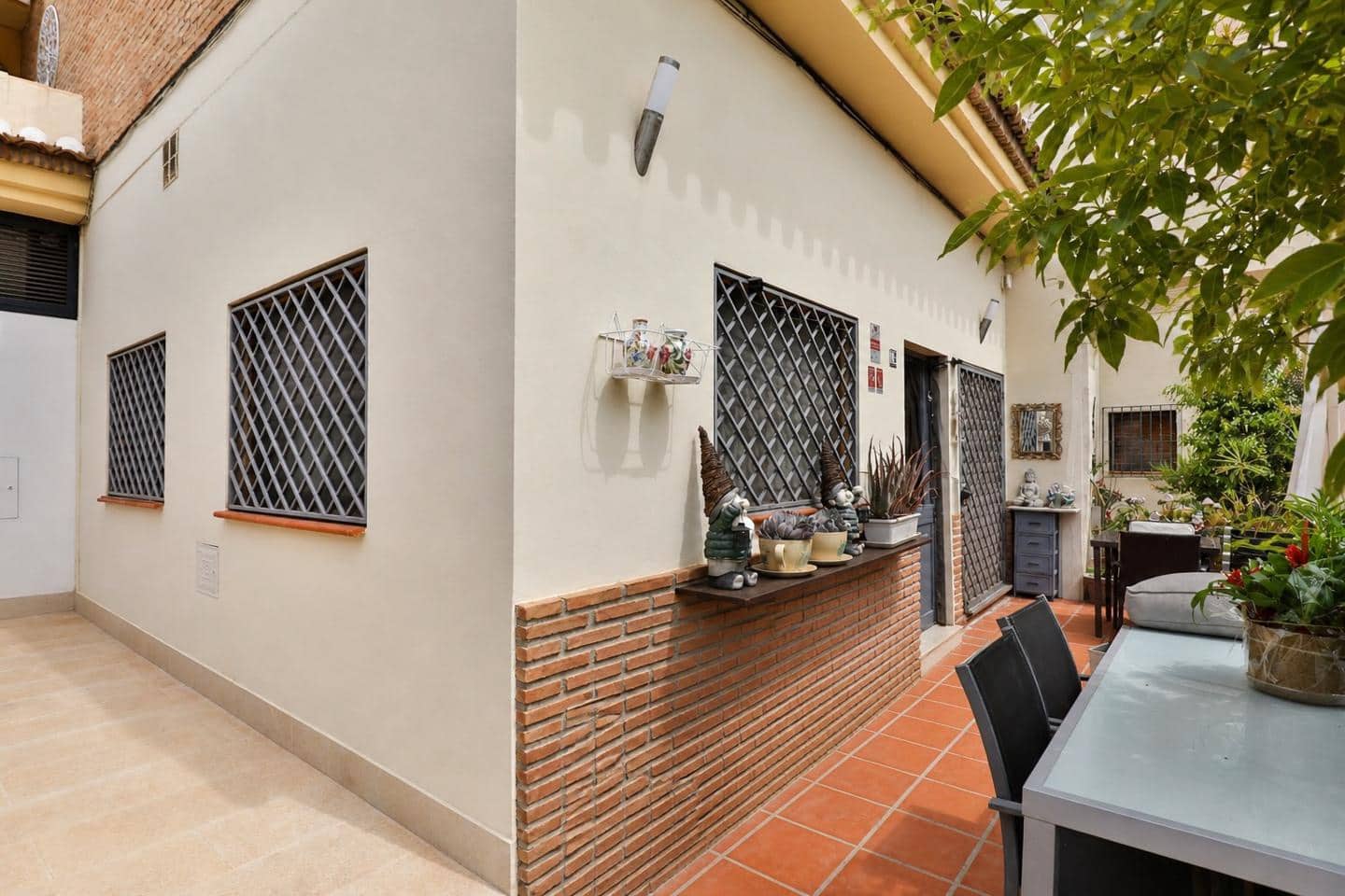 2 bedroom Flat for sale in La Herradura - € 355,000 (Ref: 9828036)