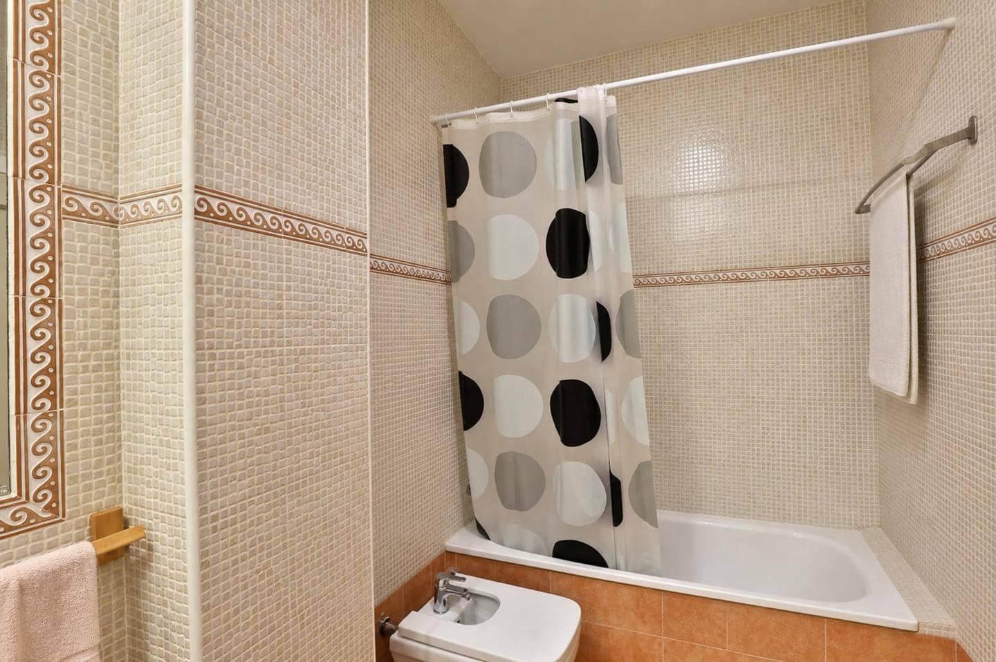 2 bedroom Flat for sale in La Herradura - € 355,000 (Ref: 9828036)