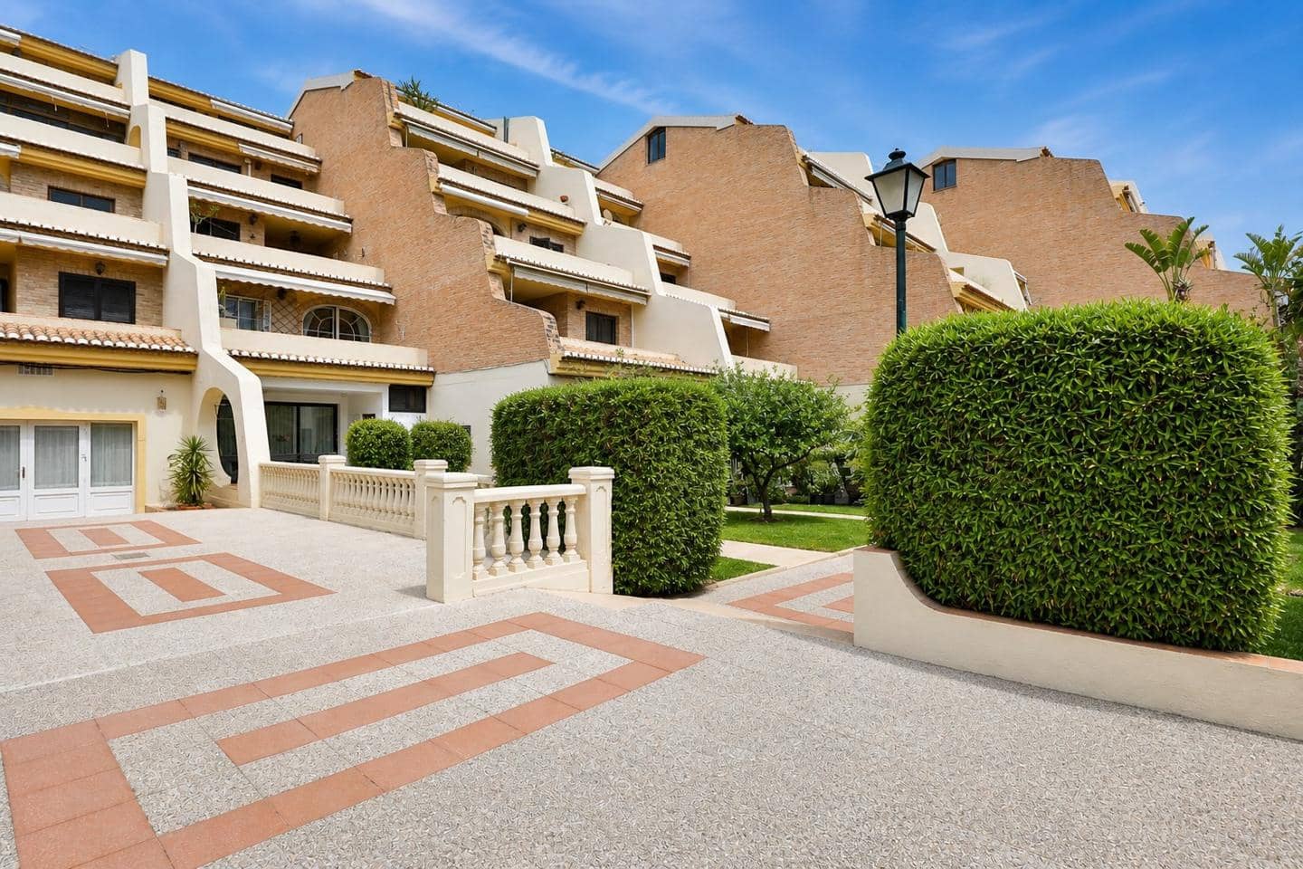 2 bedroom Flat for sale in La Herradura - € 355,000 (Ref: 9828036)