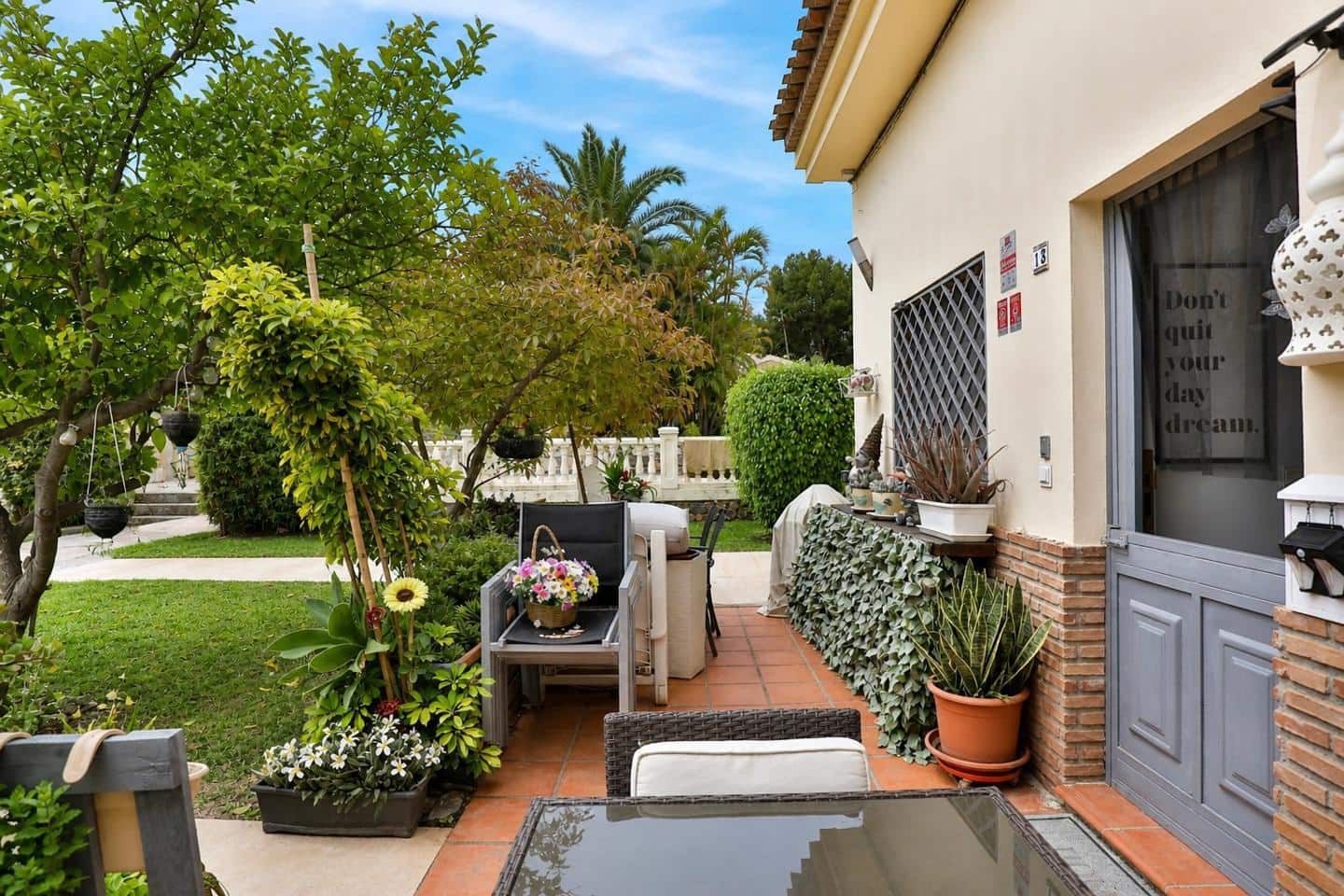 2 bedroom Flat for sale in La Herradura - € 355,000 (Ref: 9828036)