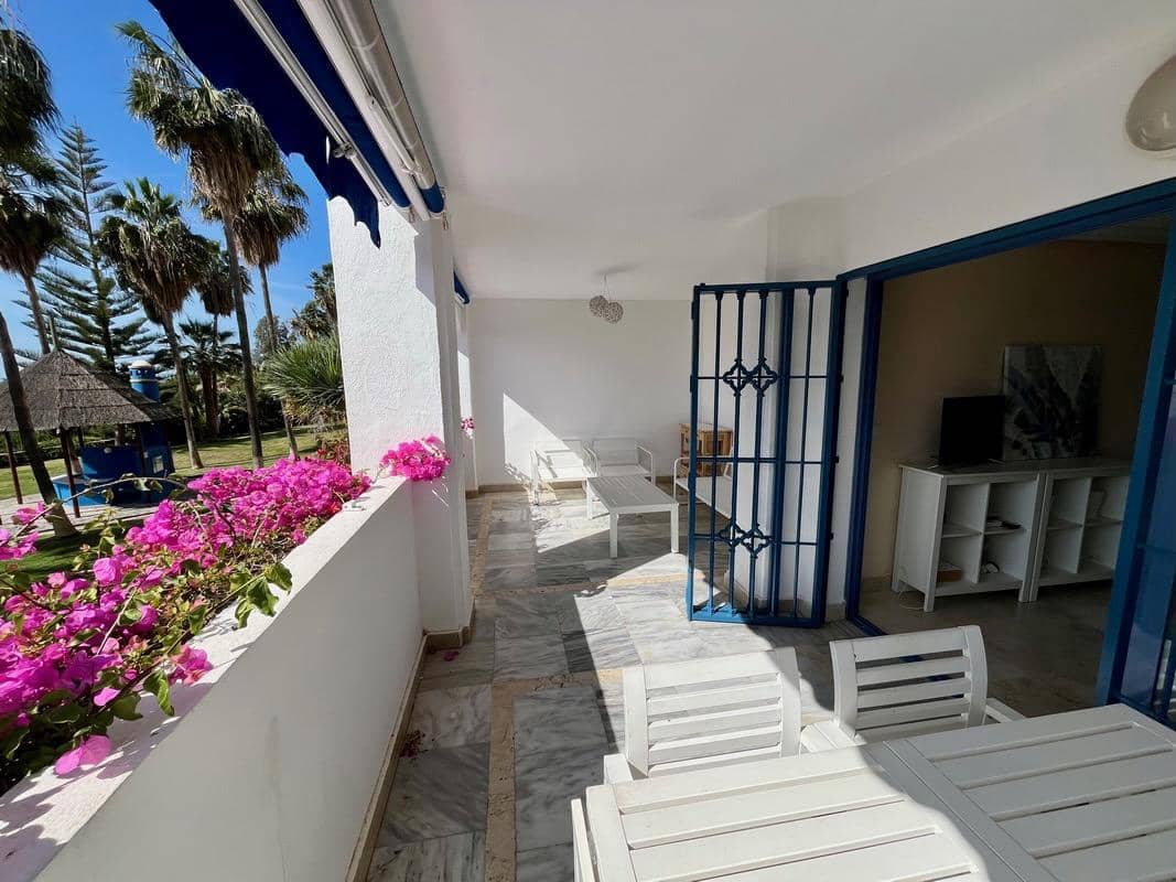 2 bedroom Flat for sale in Almunecar with pool garage - € 358,000 (Ref: 9834576)