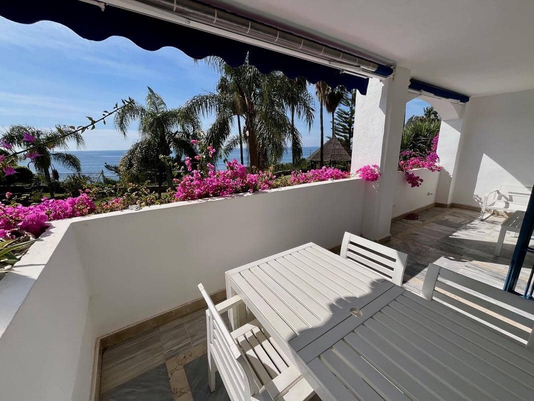 2 bedroom Flat for sale in Almunecar with pool garage - € 358,000 (Ref: 9834576)