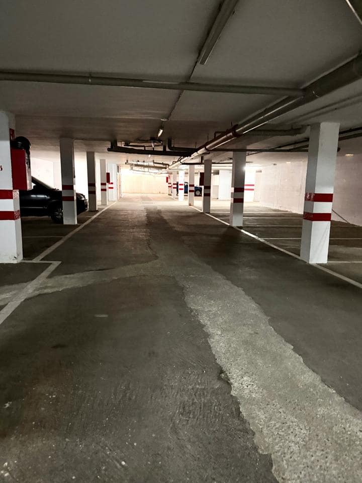 Garage til salg i Almunecar - € 35.000 (Ref: 9850162)