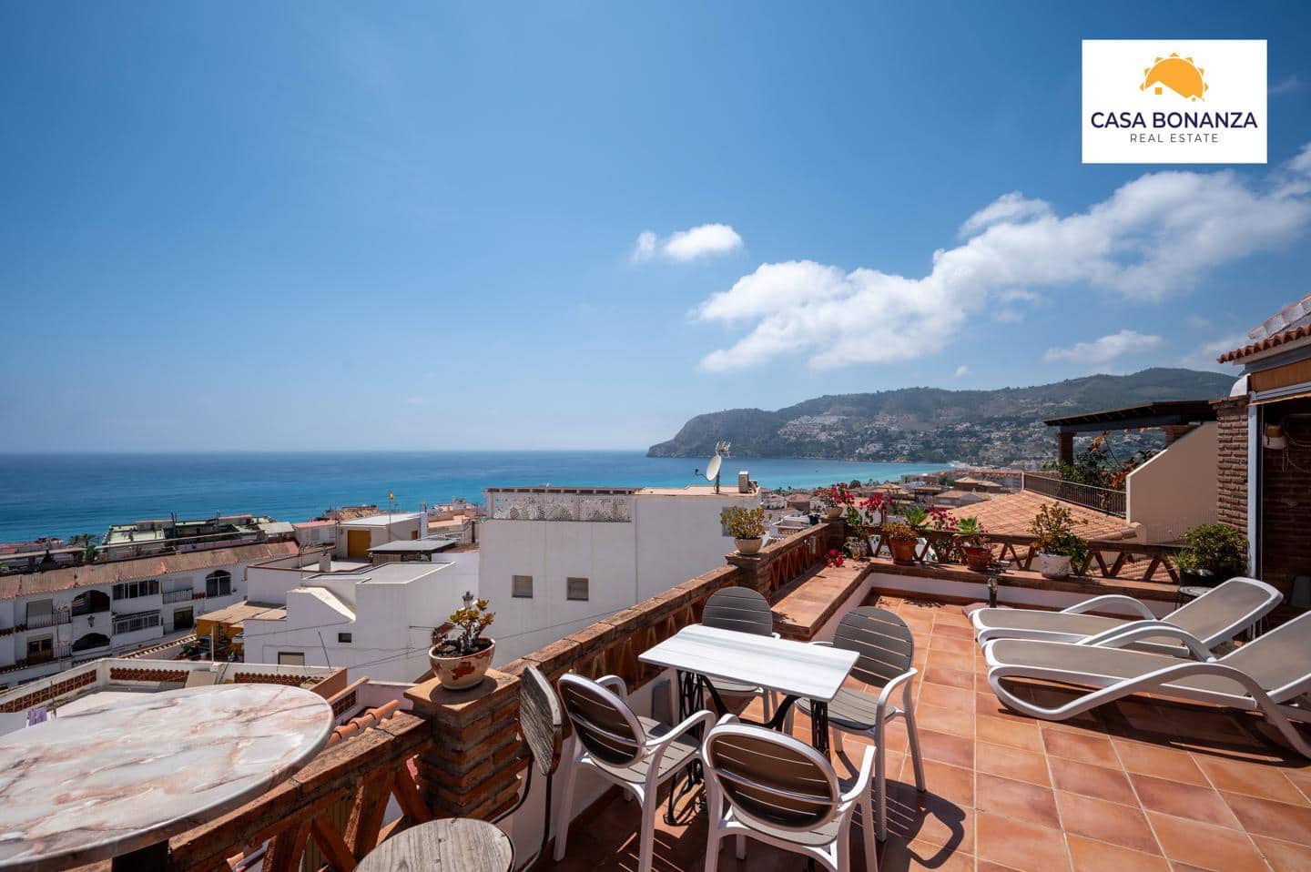 Chalet de 4 habitaciones en La Herradura en venta con piscina garaje - 699.000 € (Ref: 9891495)