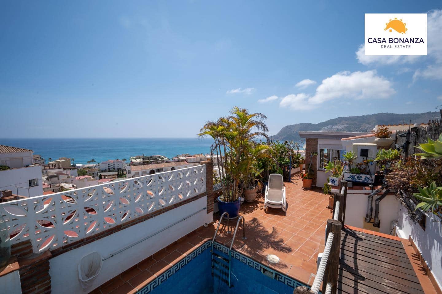 Chalet de 4 habitaciones en La Herradura en venta con piscina garaje - 699.000 € (Ref: 9891495)