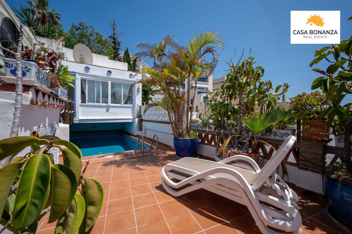 Chalet de 4 habitaciones en La Herradura en venta con piscina garaje - 699.000 € (Ref: 9891495)