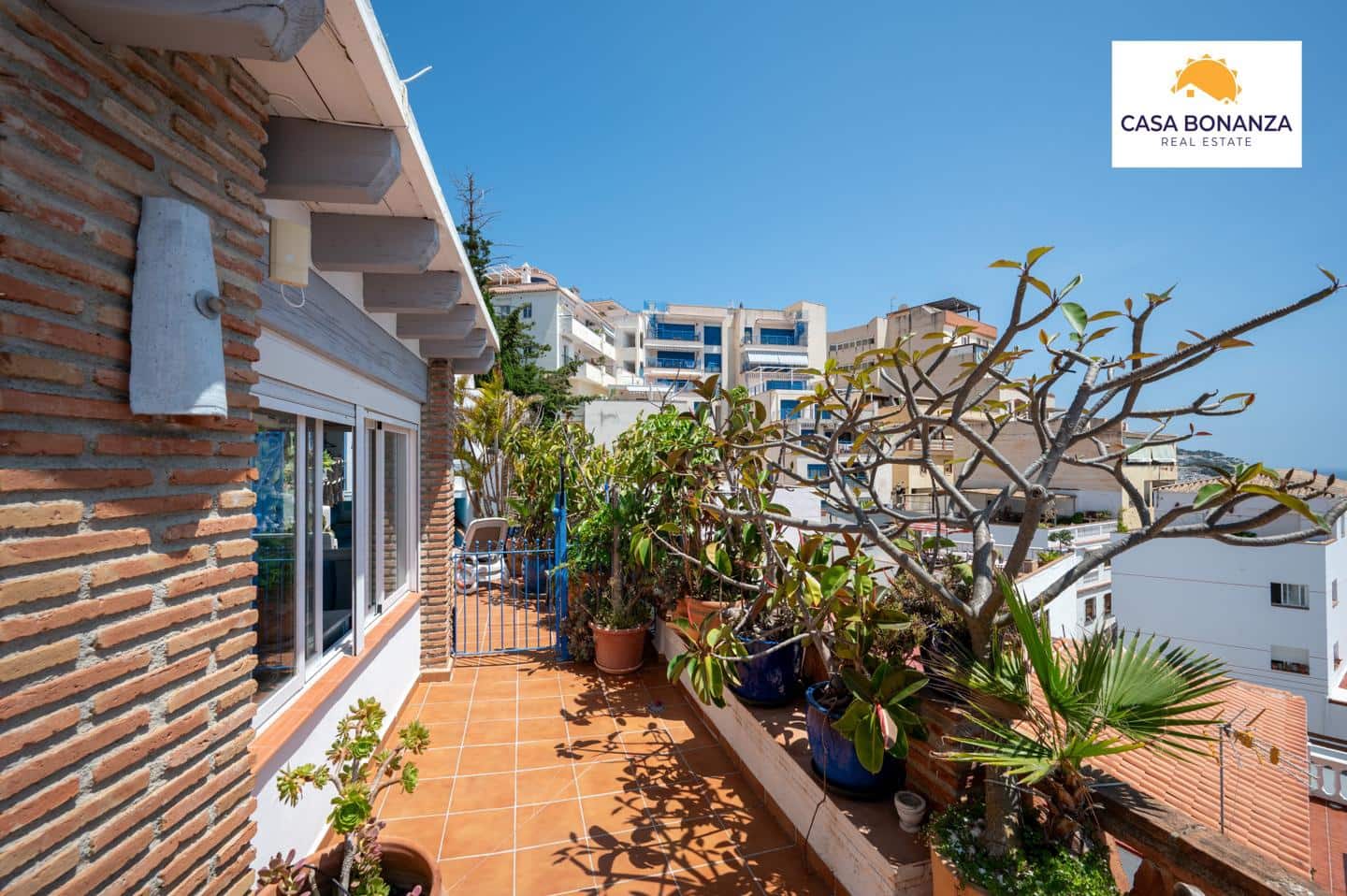 Chalet de 4 habitaciones en La Herradura en venta con piscina garaje - 699.000 € (Ref: 9891495)