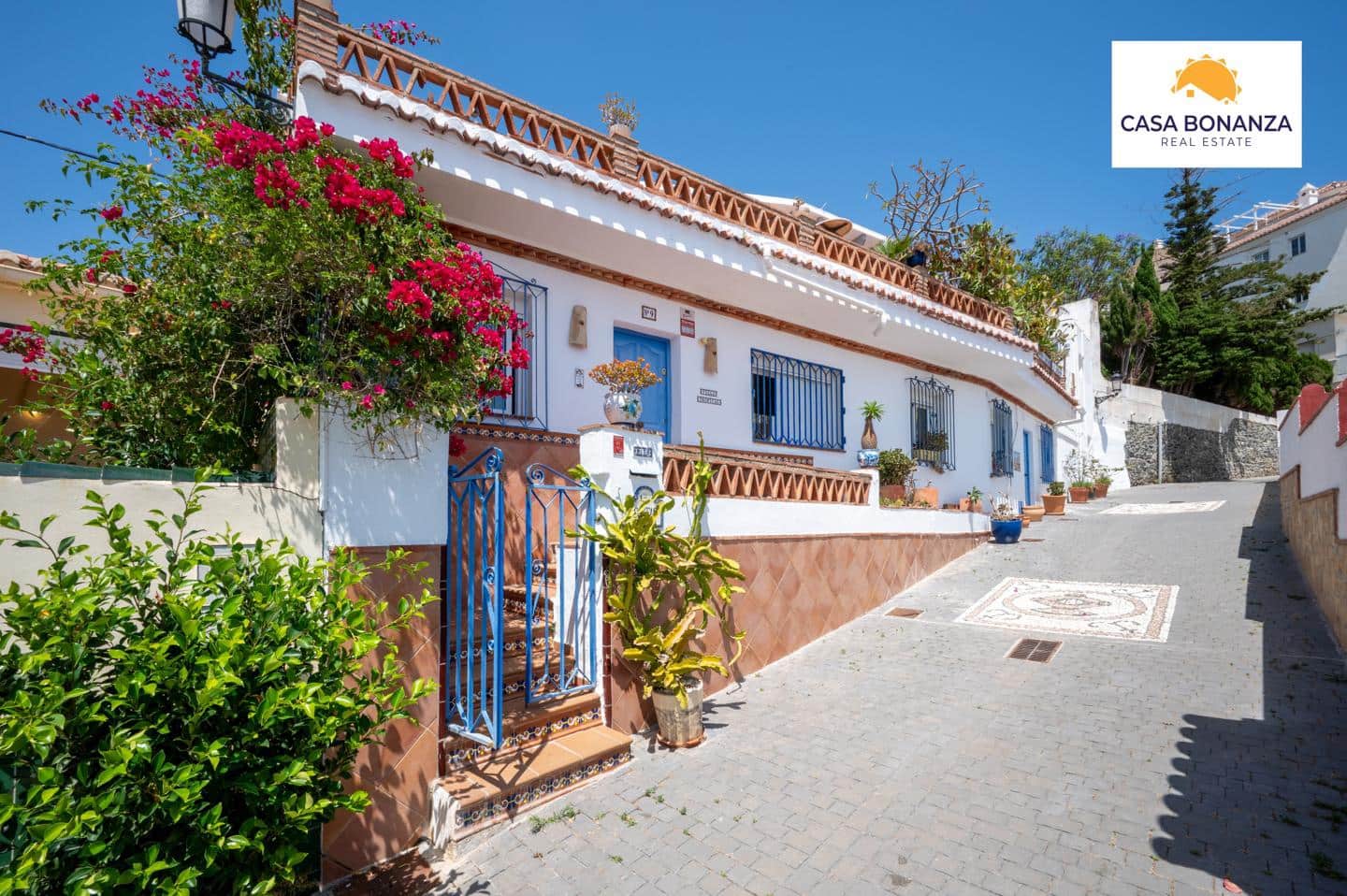 Chalet de 4 habitaciones en La Herradura en venta con piscina garaje - 699.000 € (Ref: 9891495)