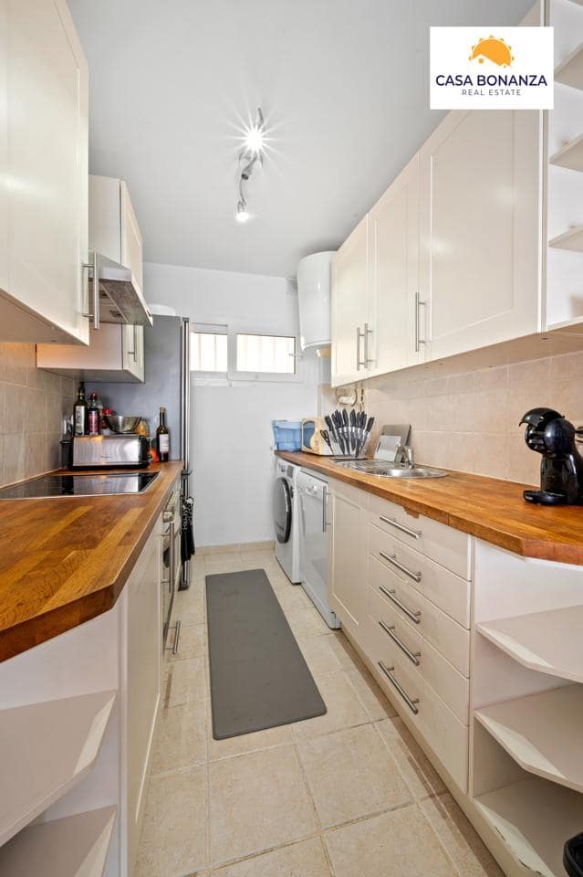 2 bedroom Flat for sale in Almunecar with pool - € 450,000 (Ref: 9936874)