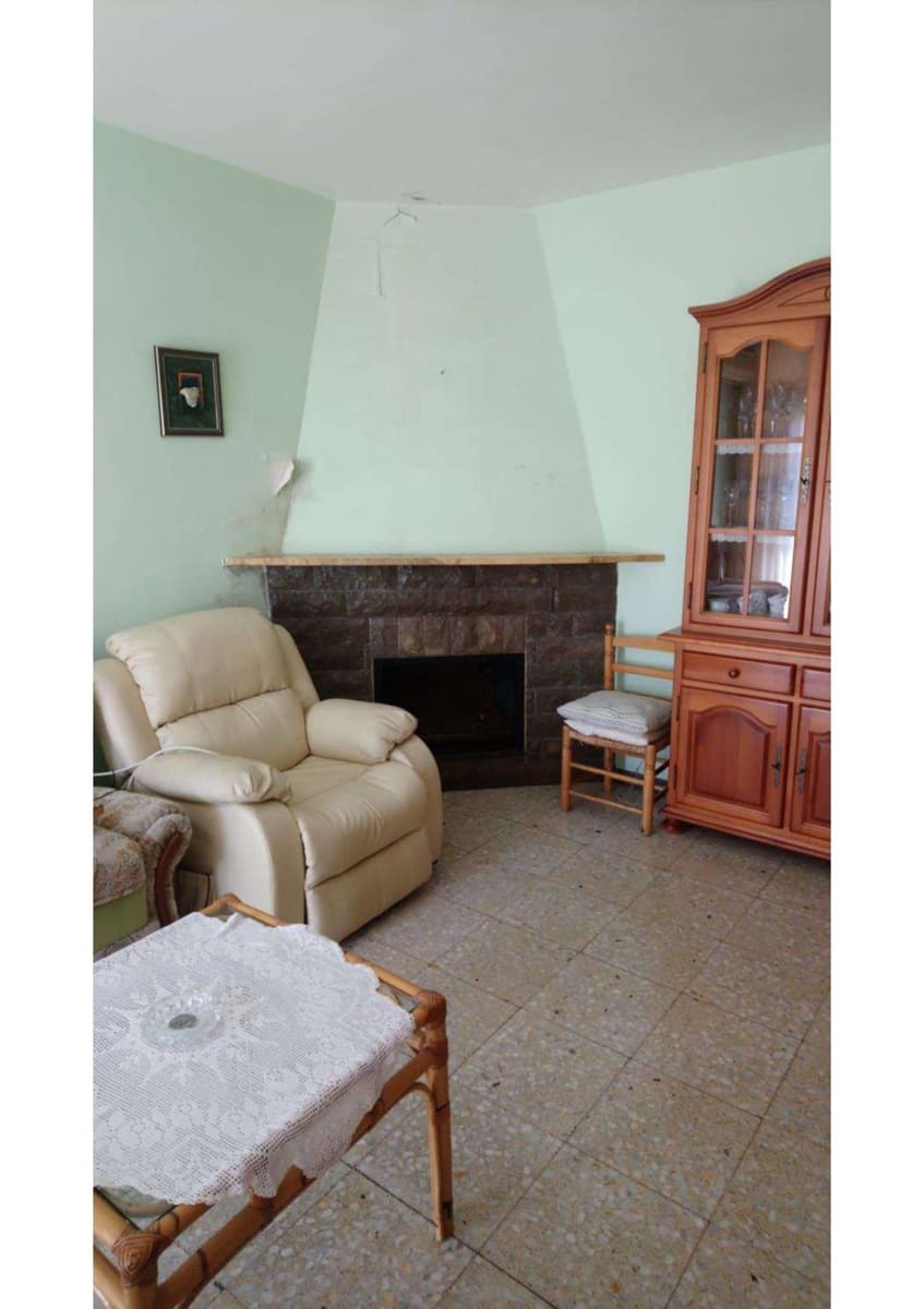 6 soveværelse Byhus til salg i Santa Magdalena de Polpis med garage - € 102.000 (Ref: 7615013)