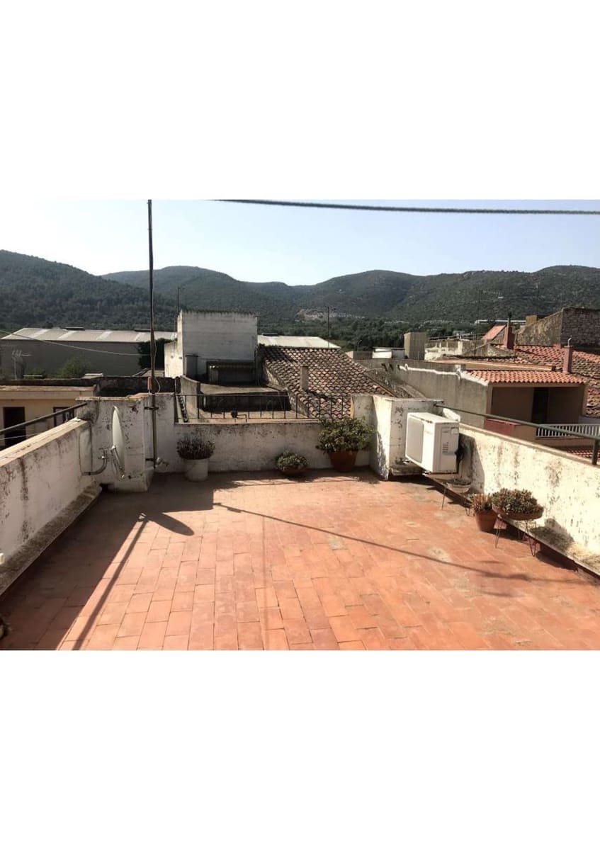 6 soveværelse Byhus til salg i Santa Magdalena de Polpis med garage - € 102.000 (Ref: 7615013)