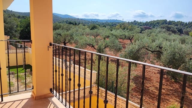 4 bedroom Villa for sale in Peñíscola with garage - € 250,000 (Ref: 8454001)