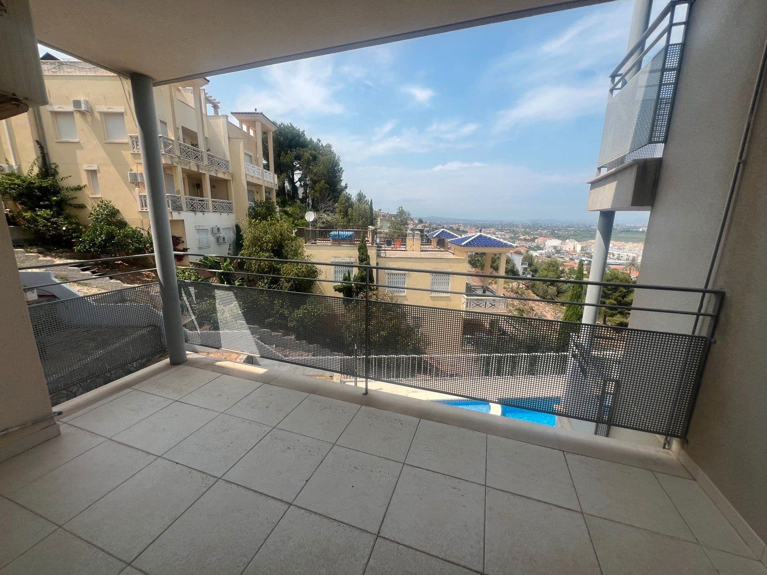 3 soverom Kjedet enebolig til salgs i Peniscola med svømmebasseng garasje - € 197 000 (Ref: 9075562)