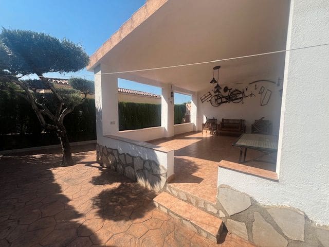 4 soverom Kjedet enebolig til salgs i Peñíscola med svømmebasseng garasje - € 240 000 (Ref: 9105920)