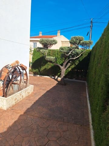 4 soverom Kjedet enebolig til salgs i Peñíscola med svømmebasseng garasje - € 240 000 (Ref: 9105920)