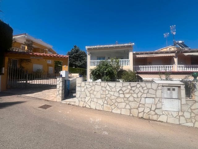 3 soverom Kjedet enebolig til salgs i Peniscola med garasje - € 239 900 (Ref: 9263587)