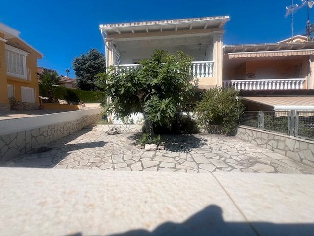 3 soverom Kjedet enebolig til salgs i Peniscola med garasje - € 239 900 (Ref: 9263587)