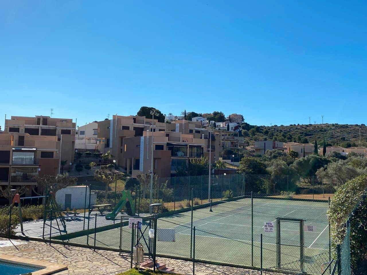 2 soverom Kjedet enebolig til salgs i Peniscola med svømmebasseng garasje - € 185 000 (Ref: 9391156)