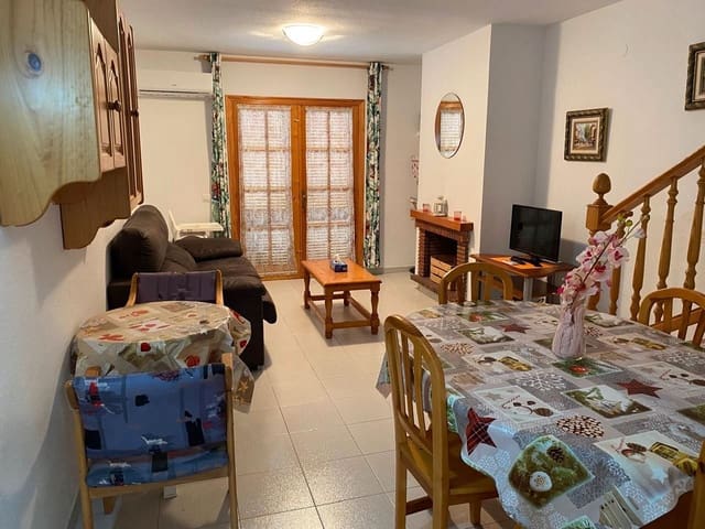 2 soverom Kjedet enebolig til salgs i Peñíscola med svømmebasseng garasje - € 185 000 (Ref: 9391156)