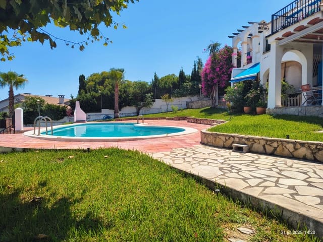 2 slaapkamer Rijtjeshuis te koop in Peñíscola met zwembad garage - € 181.000 (Ref: 9684110)