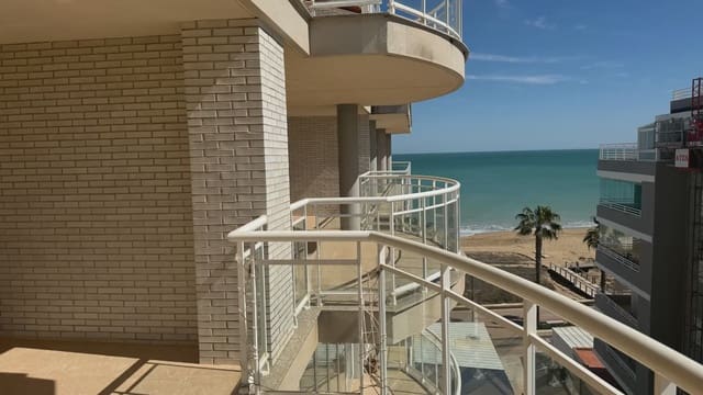 2 bedroom Beach Apartment for sale in Peñíscola with pool - € 249,000 (Ref: 9743036)