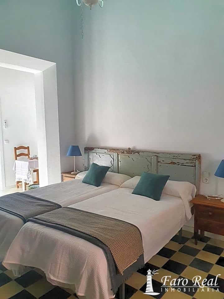 5 bedroom Villa for sale in Sanlucar de Barrameda with pool garage - € 750,000 (Ref: 9420133)