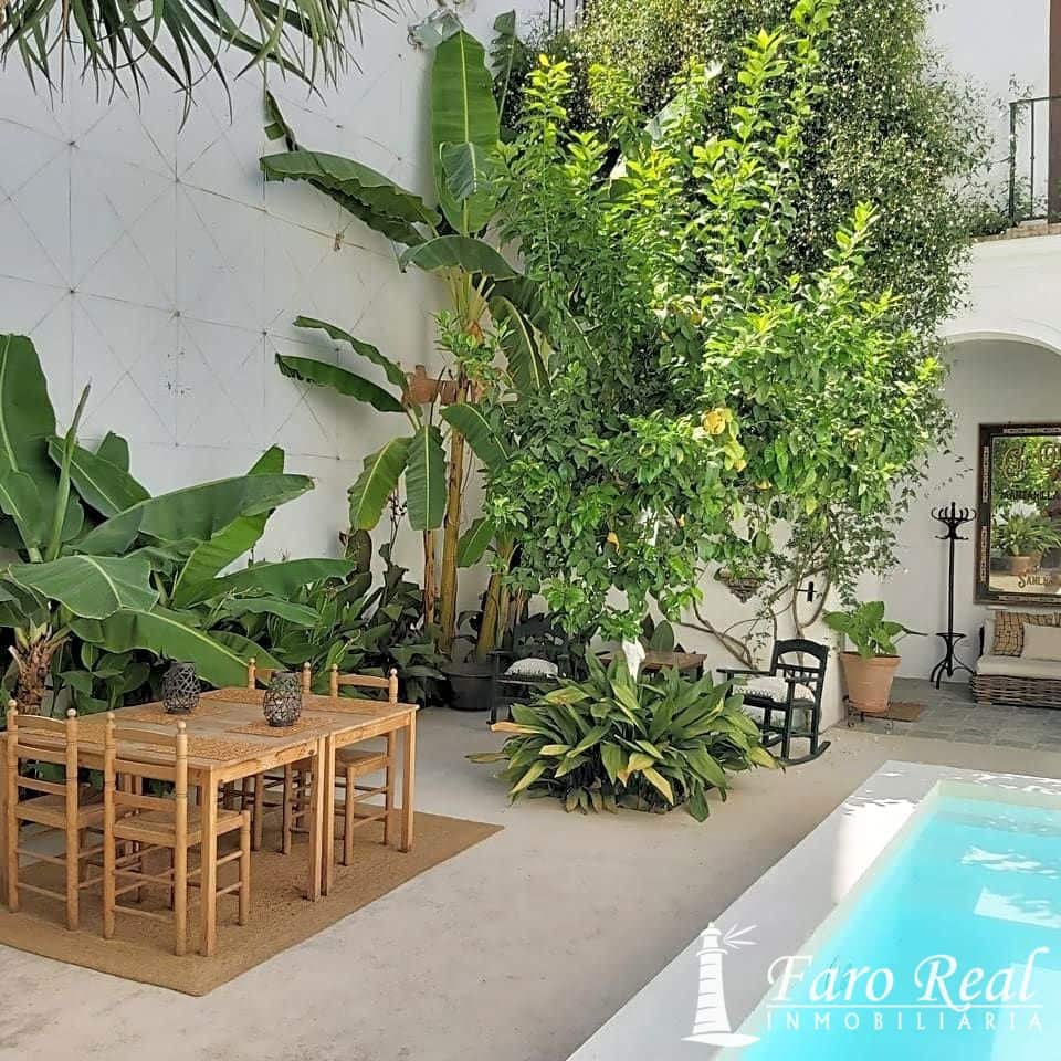 5 bedroom Villa for sale in Sanlucar de Barrameda with pool garage - € 750,000 (Ref: 9420133)