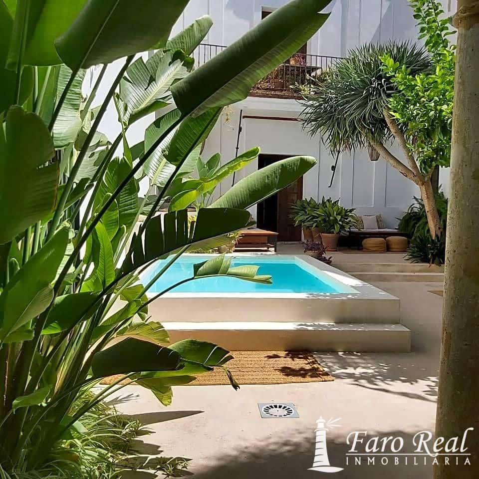 5 bedroom Villa for sale in Sanlucar de Barrameda with pool garage - € 750,000 (Ref: 9420133)