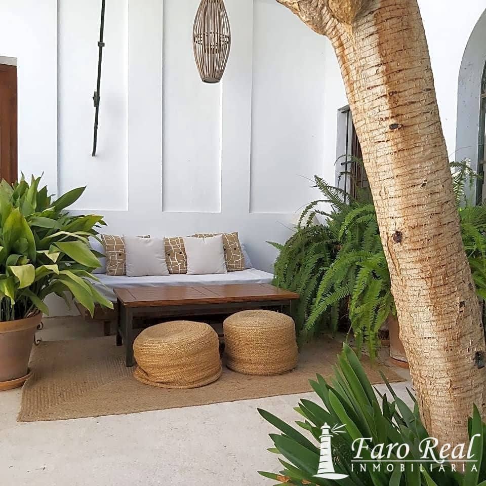 5 bedroom Villa for sale in Sanlucar de Barrameda with pool garage - € 750,000 (Ref: 9420133)