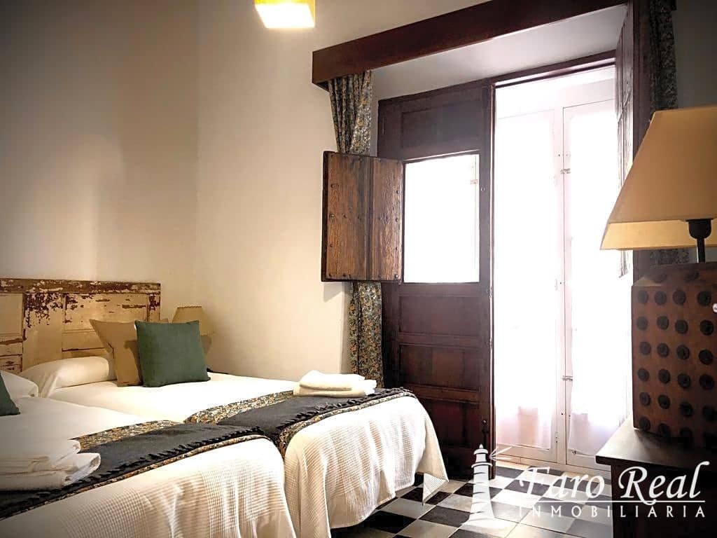 5 bedroom Villa for sale in Sanlucar de Barrameda with pool garage - € 750,000 (Ref: 9420133)