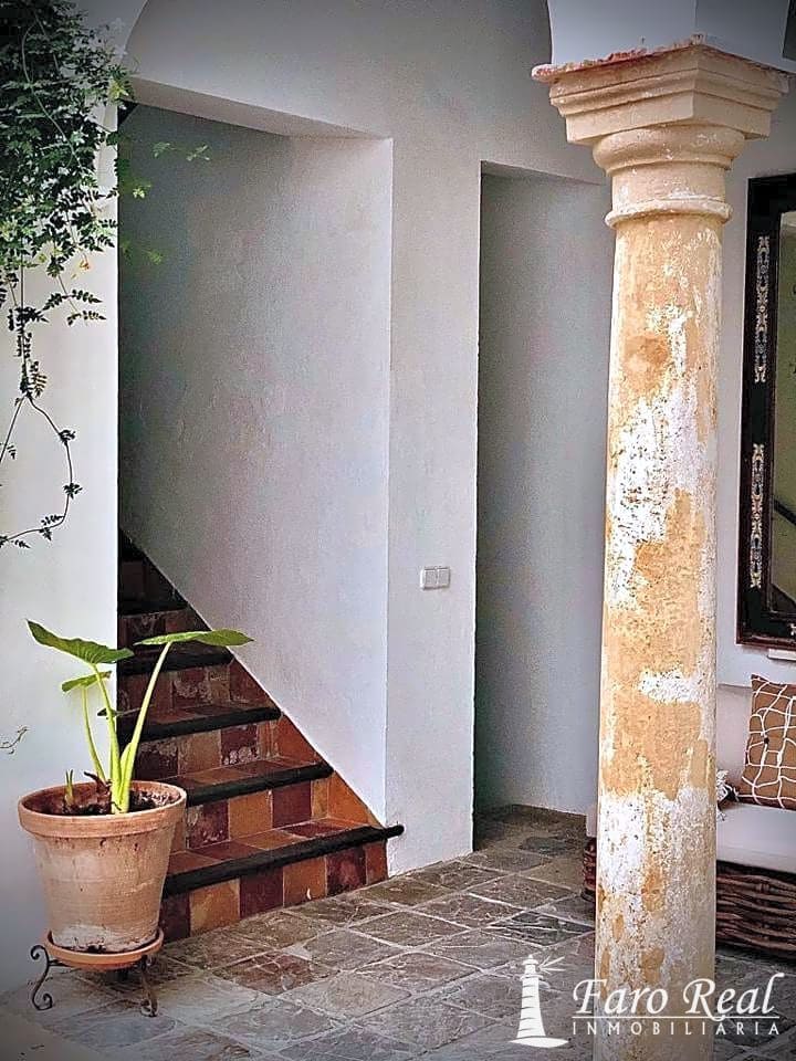 5 bedroom Villa for sale in Sanlucar de Barrameda with pool garage - € 750,000 (Ref: 9420133)