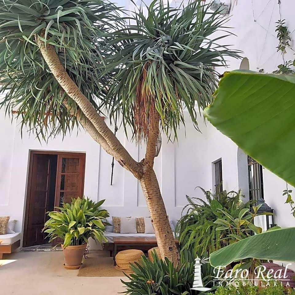 5 bedroom Villa for sale in Sanlucar de Barrameda with pool garage - € 750,000 (Ref: 9420133)