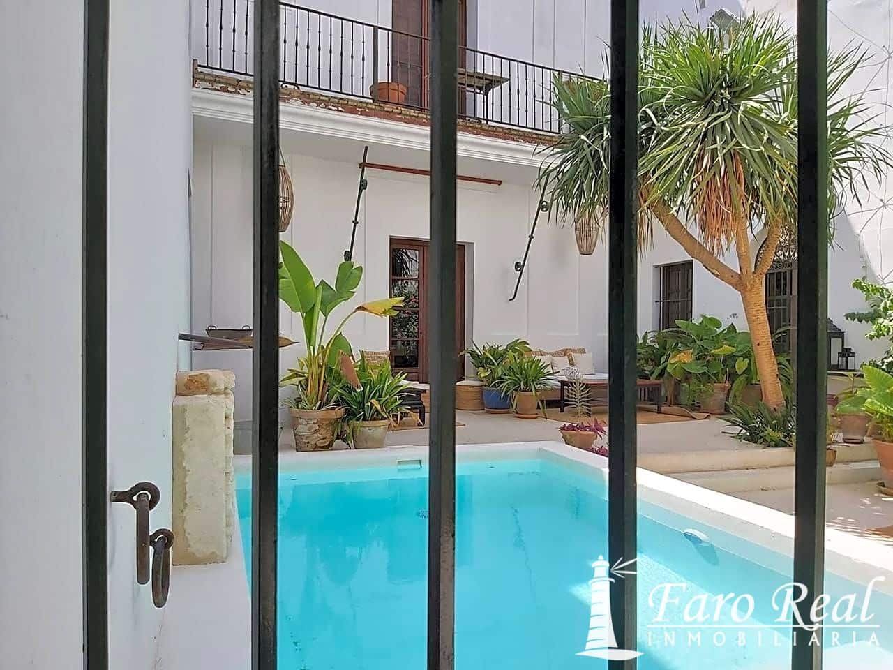 5 bedroom Villa for sale in Sanlucar de Barrameda with pool garage - € 750,000 (Ref: 9420133)