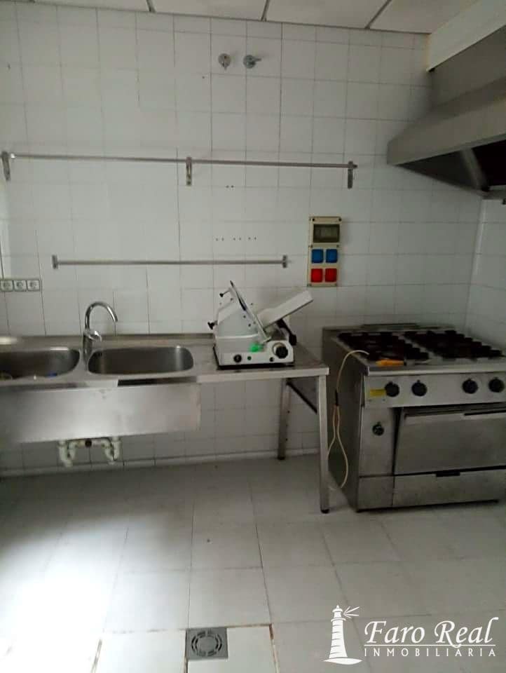 7 bedroom Villa for sale in Sanlucar de Barrameda - € 420,000 (Ref: 9420135)