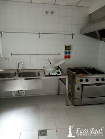 7 bedroom Villa for sale in Sanlúcar de Barrameda - € 420,000 (Ref: 9420135)