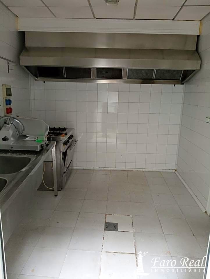 7 bedroom Villa for sale in Sanlucar de Barrameda - € 420,000 (Ref: 9420135)