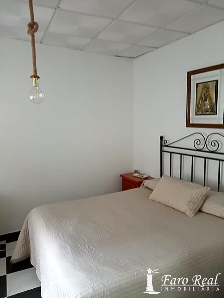 7 bedroom Villa for sale in Sanlucar de Barrameda - € 420,000 (Ref: 9420135)