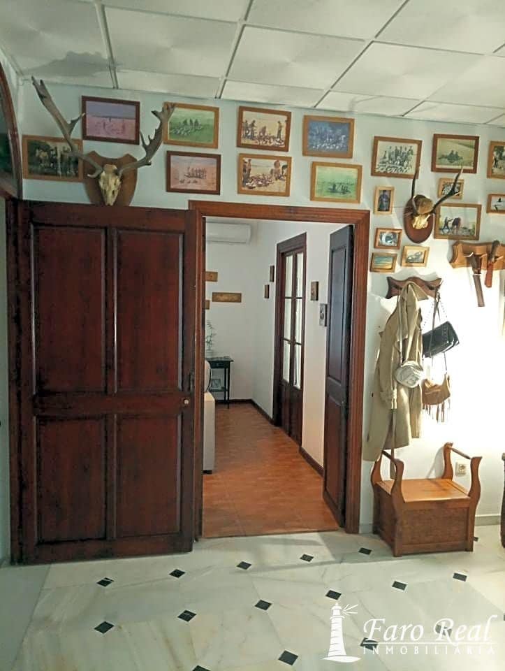 7 bedroom Villa for sale in Sanlucar de Barrameda - € 420,000 (Ref: 9420135)