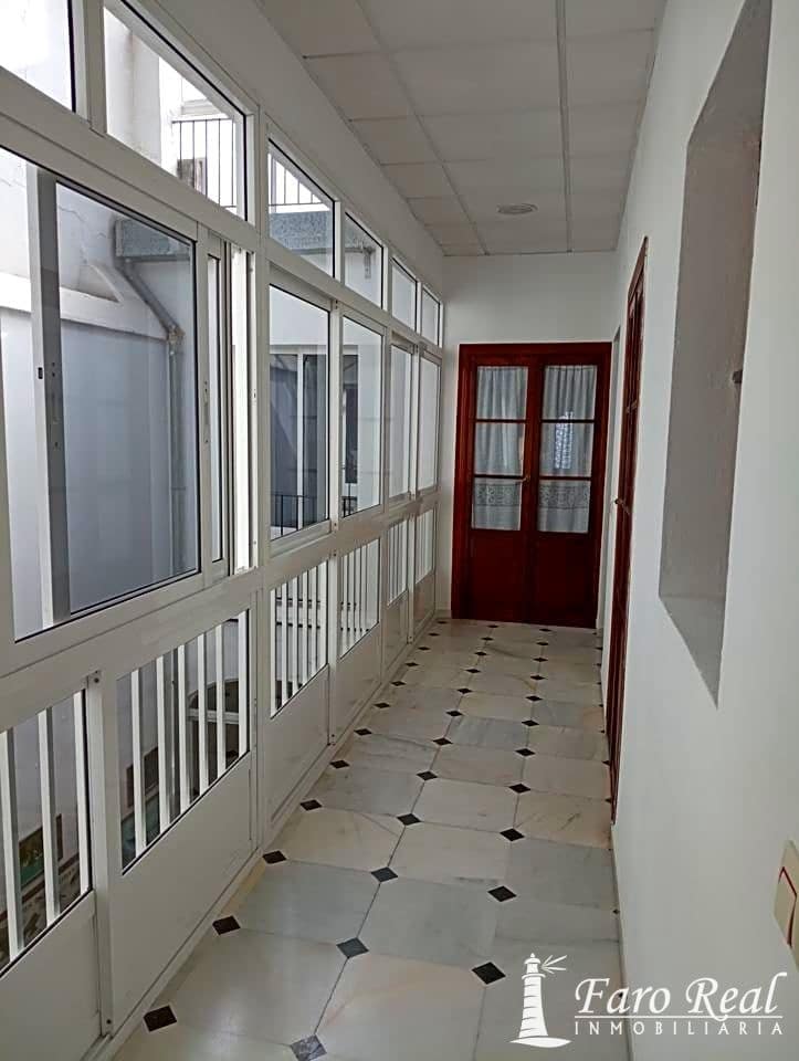 7 bedroom Villa for sale in Sanlucar de Barrameda - € 420,000 (Ref: 9420135)