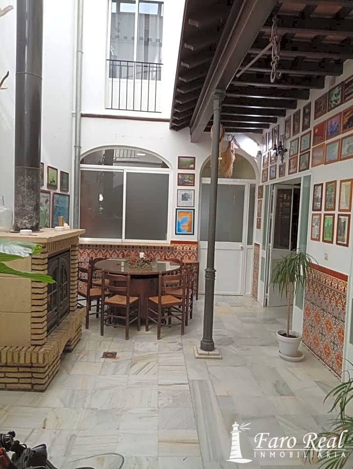 7 bedroom Villa for sale in Sanlucar de Barrameda - € 420,000 (Ref: 9420135)