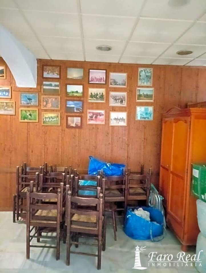 7 bedroom Villa for sale in Sanlucar de Barrameda - € 420,000 (Ref: 9420135)