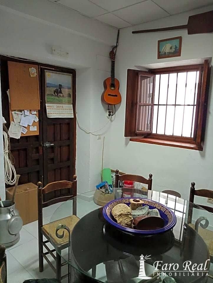 7 bedroom Villa for sale in Sanlucar de Barrameda - € 420,000 (Ref: 9420135)