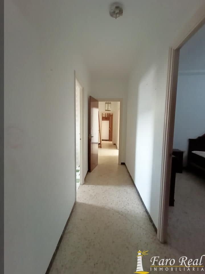 3 bedroom Flat for sale in Sanlucar de Barrameda - € 200,000 (Ref: 9420138)