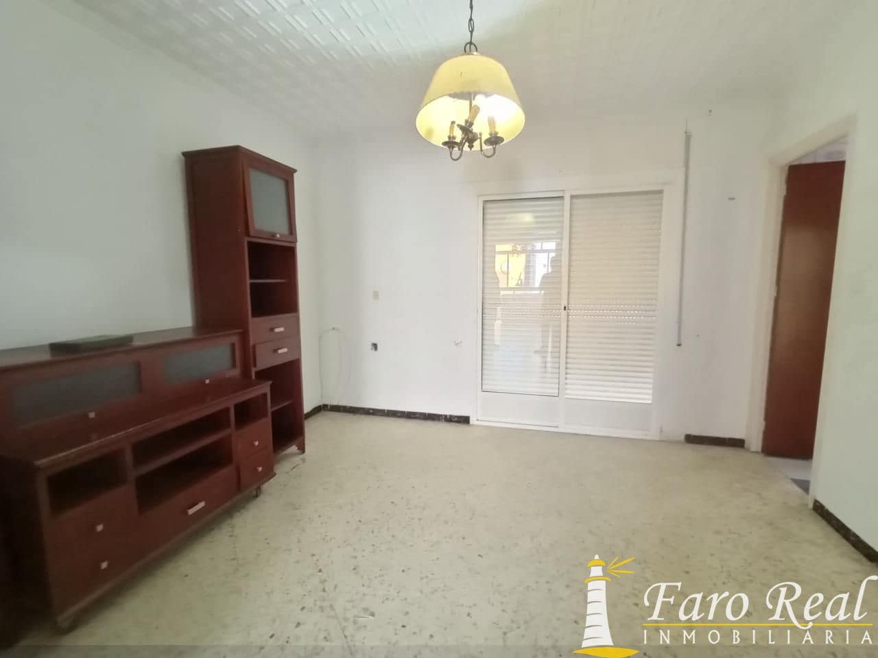 3 bedroom Flat for sale in Sanlucar de Barrameda - € 200,000 (Ref: 9420138)