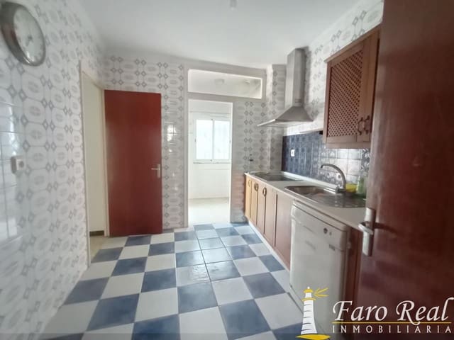3 bedroom Flat for sale in Sanlúcar de Barrameda - € 200,000 (Ref: 9420138)