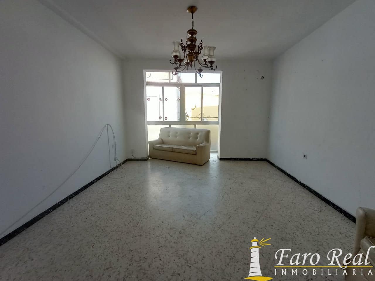 3 bedroom Flat for sale in Sanlucar de Barrameda - € 200,000 (Ref: 9420138)