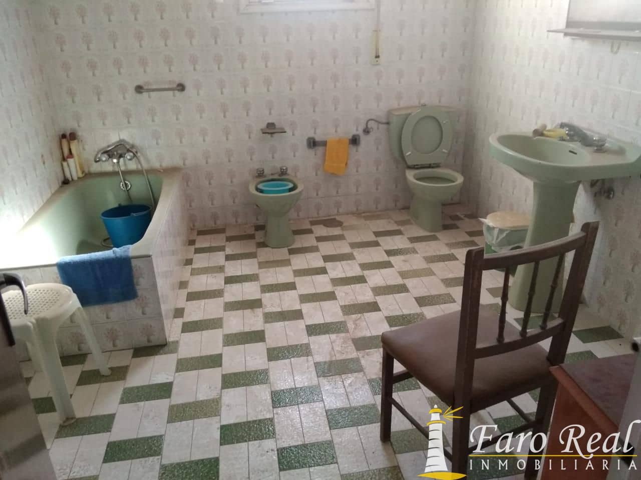 3 bedroom Flat for sale in Sanlucar de Barrameda - € 200,000 (Ref: 9420138)